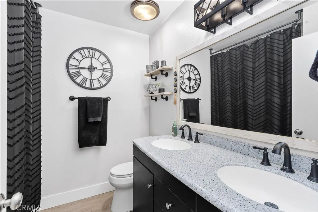 4725 Foxborough Court, Jurupa Valley, California 92509 home-pic-27