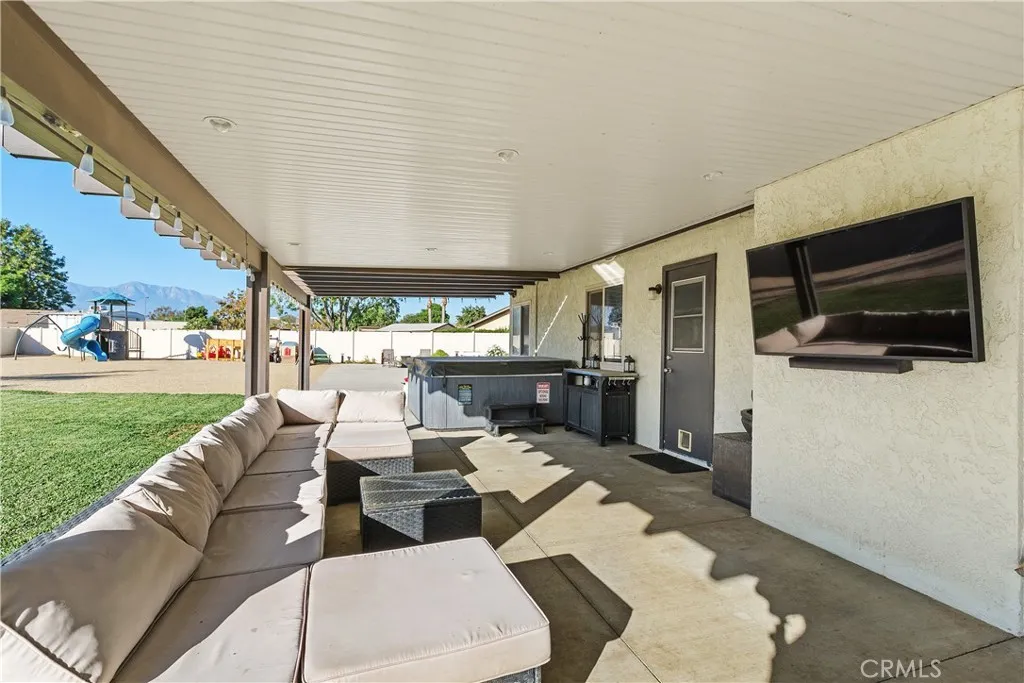 4725 Foxborough Court, Jurupa Valley, California 92509 home-pic-37