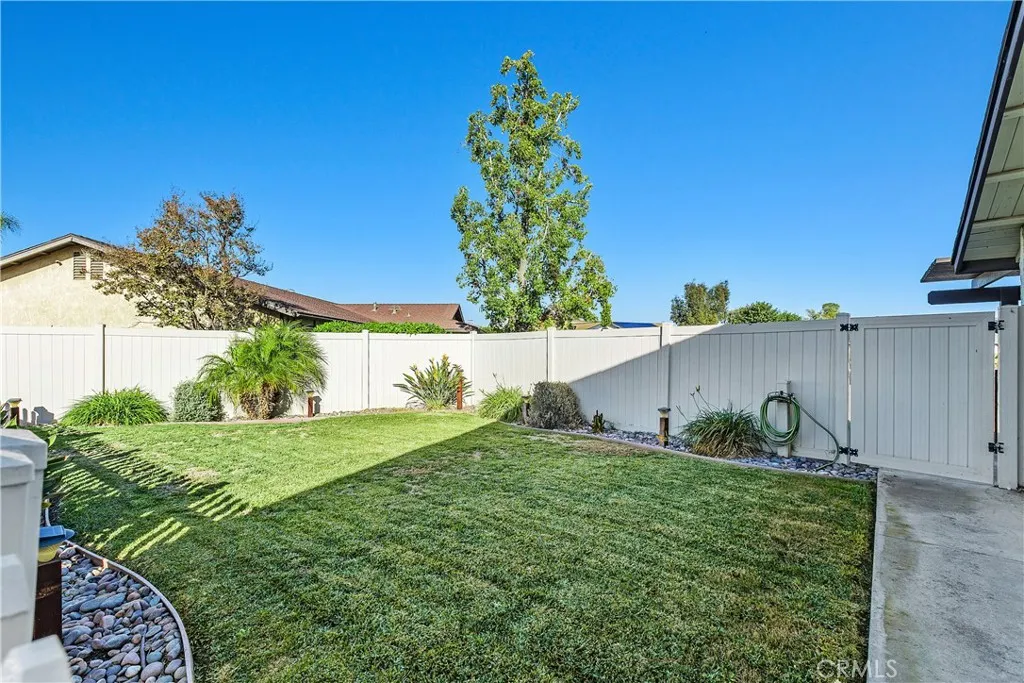 4725 Foxborough Court, Jurupa Valley, California 92509 home-pic-39
