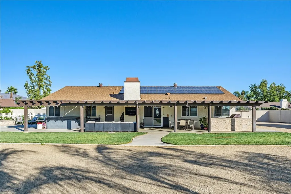 4725 Foxborough Court, Jurupa Valley, California 92509 home-pic-42