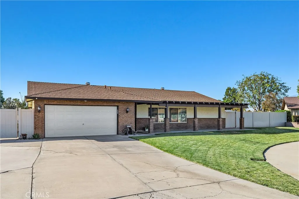 4725 Foxborough Court, Jurupa Valley, California 92509 home-pic-1