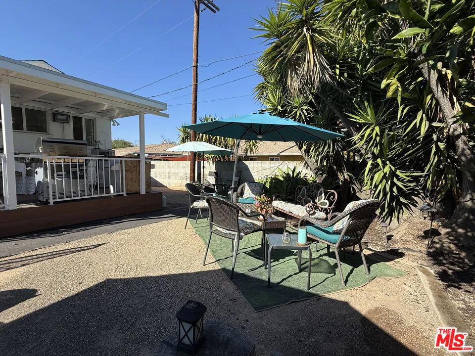 3810 S Dunsmuir Avenue, Los Angeles, California 90008 home-pic-30