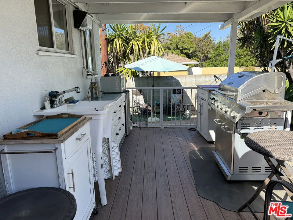 3810 S Dunsmuir Avenue, Los Angeles, California 90008 home-pic-27