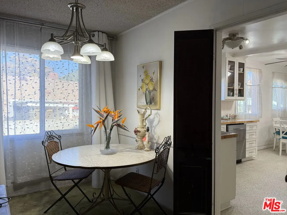 3810 S Dunsmuir Avenue, Los Angeles, California 90008 home-pic-4