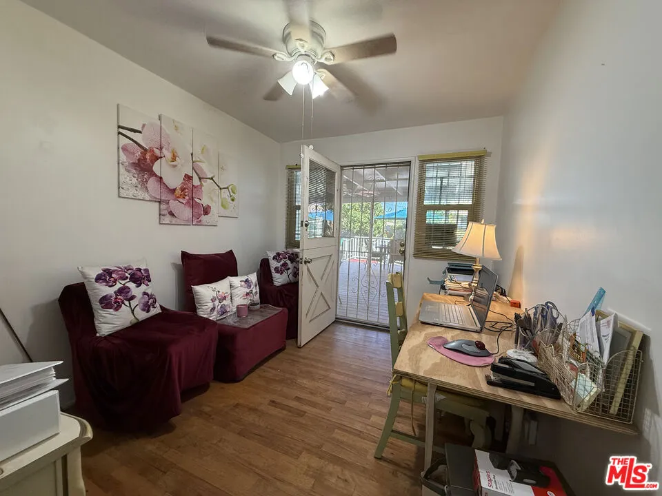 3810 S Dunsmuir Avenue, Los Angeles, California 90008 home-pic-23