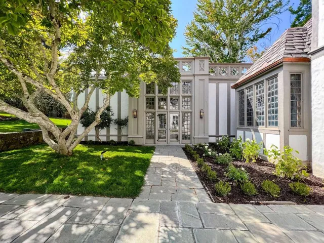 85 Fagan Drive, Hillsborough, California 94010