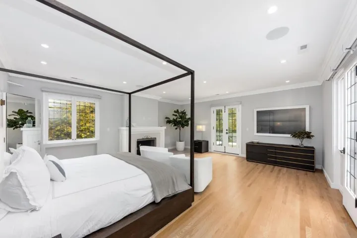 85 Fagan Drive, Hillsborough, California 94010