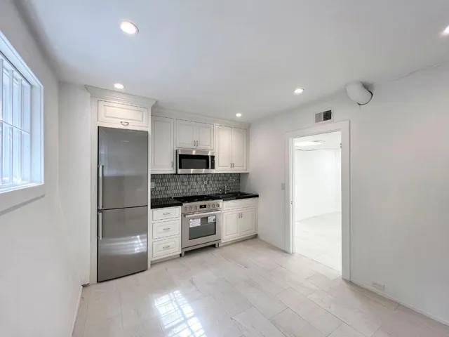 85 Fagan Drive, Hillsborough, California 94010