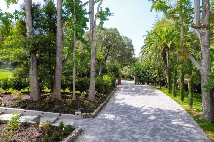 85 Fagan Drive, Hillsborough, California 94010