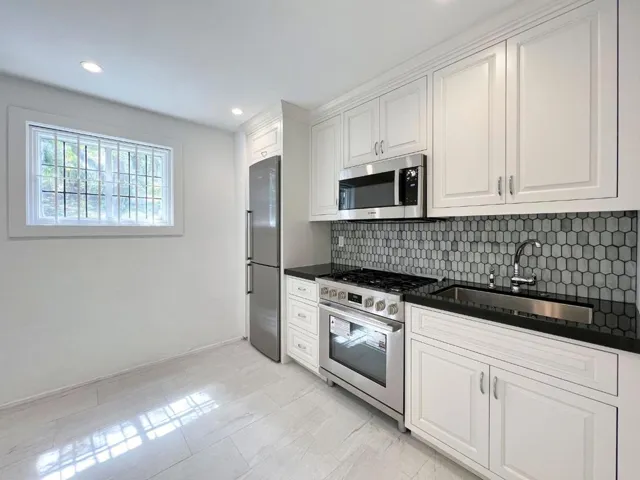 85 Fagan Drive, Hillsborough, California 94010