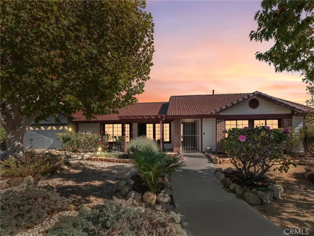 13411 Ivanpah Rd, Apple Valley, California 92308