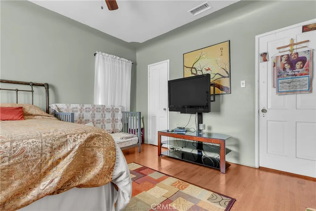 3203 Live Oak, Huntington Park, California 90255 home-pic-22