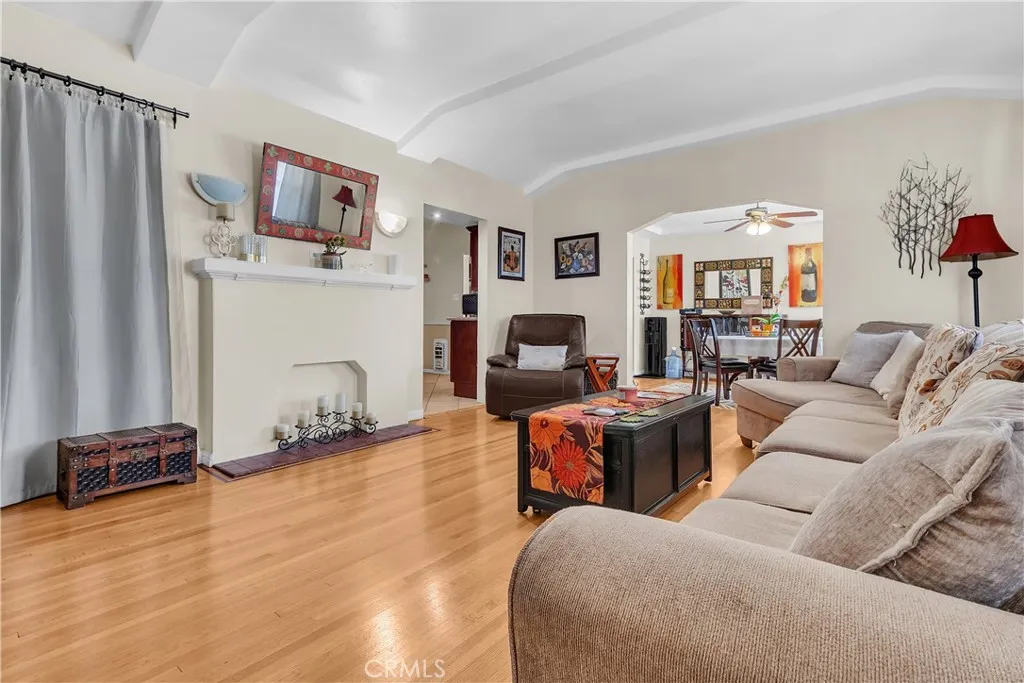 3203 Live Oak, Huntington Park, California 90255 home-pic-5