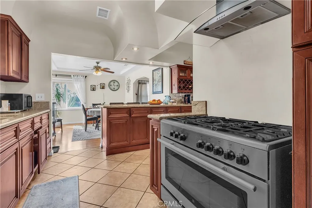 3203 Live Oak, Huntington Park, California 90255 home-pic-12