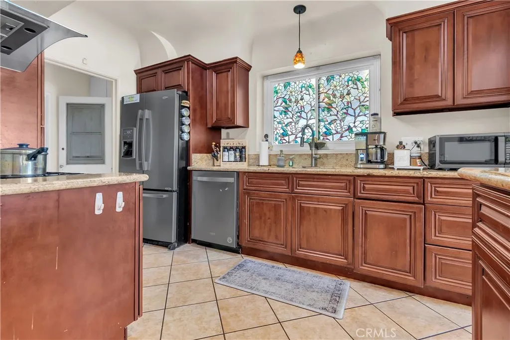3203 Live Oak, Huntington Park, California 90255 home-pic-9