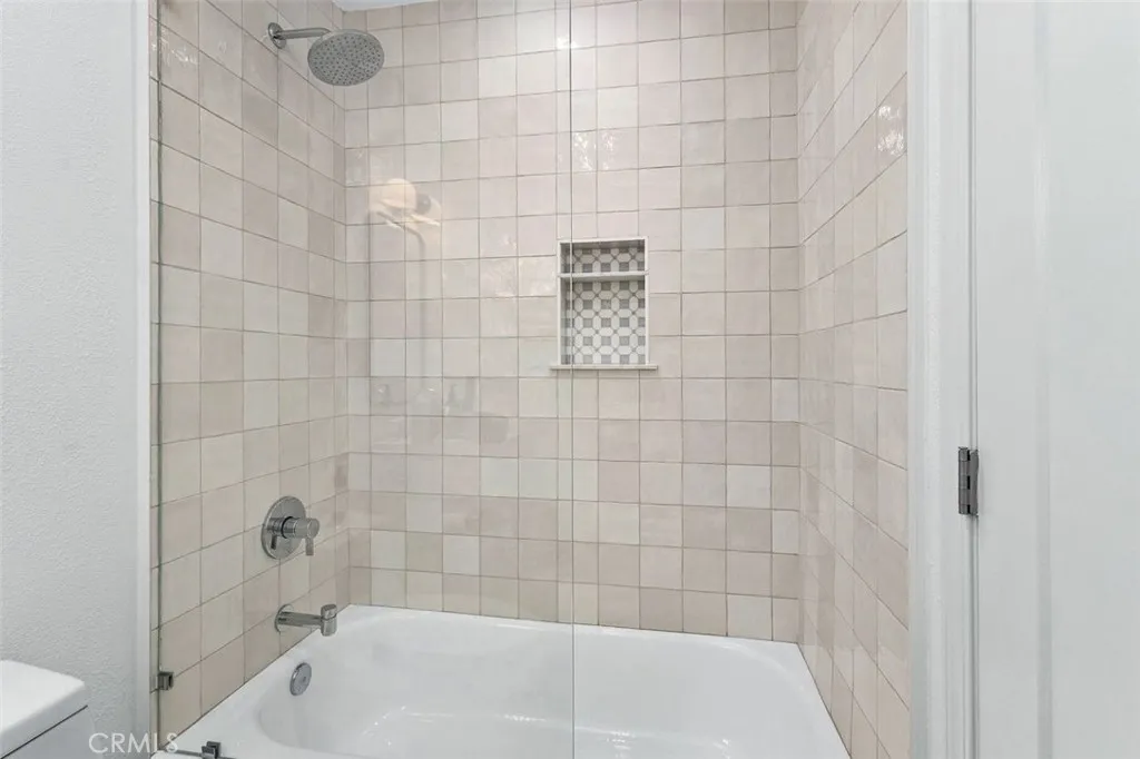 24 Corsica Drive, Newport Beach, California 92660 home-pic-17