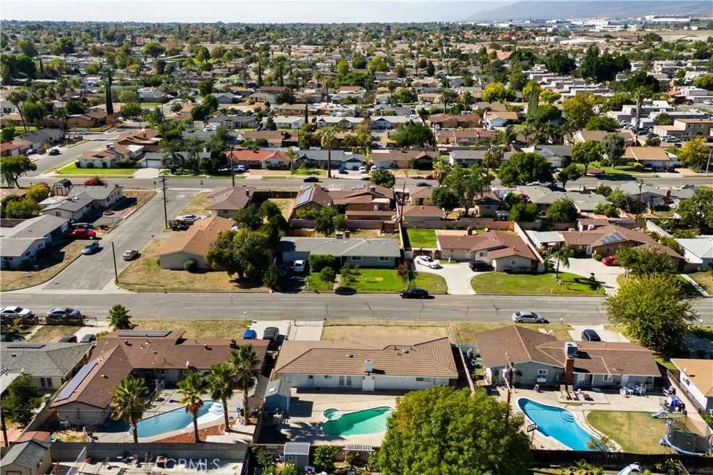 979 N Gardena, Rialto, California 92376 home-pic-31