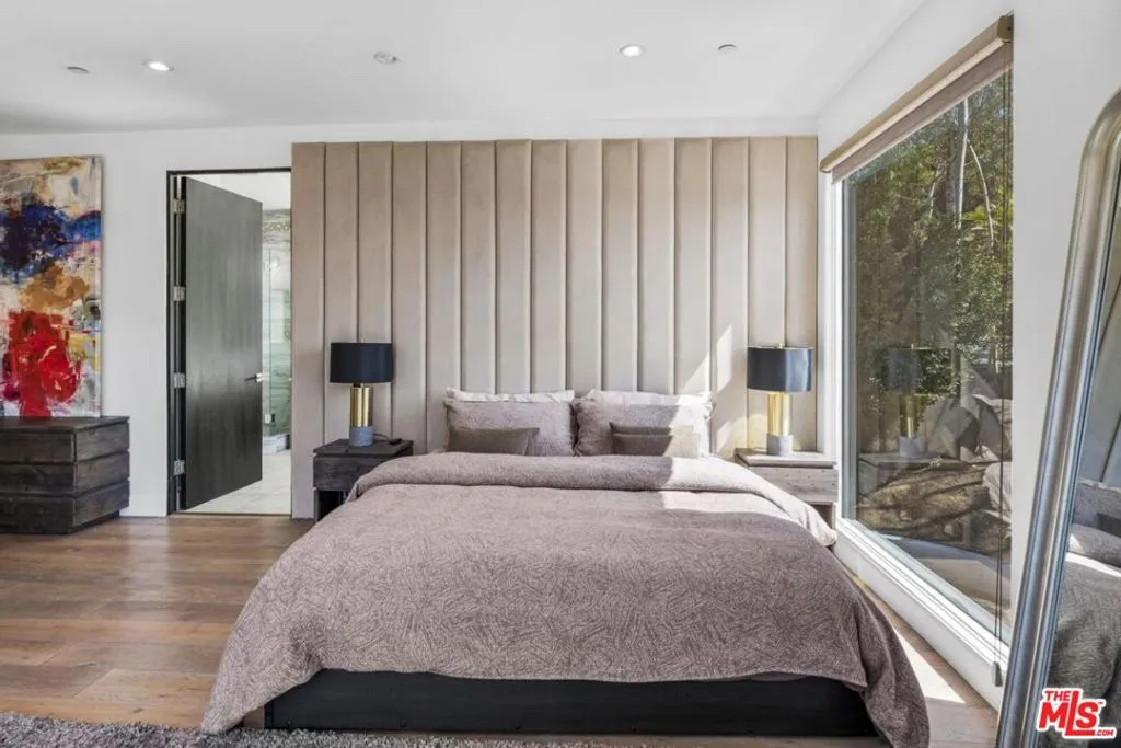 6696 Lakeridge Road, Los Angeles, California 90068 home-pic-12