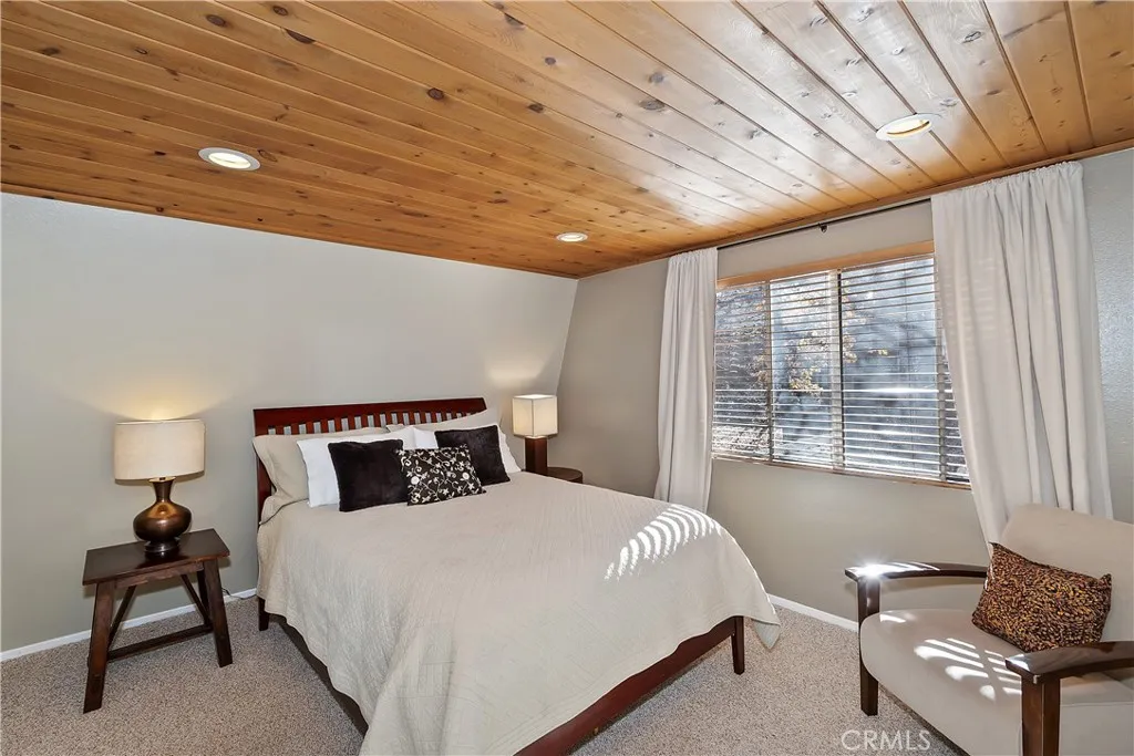 1709 Columbine, Big Bear City, California 92315 home-pic-19