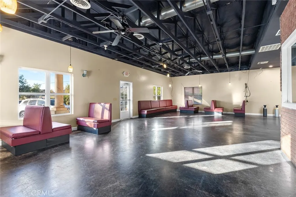 gallery-image 2