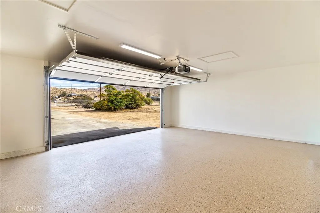 9516 Yucca Street, Apple Valley, California 92308 home-pic-17