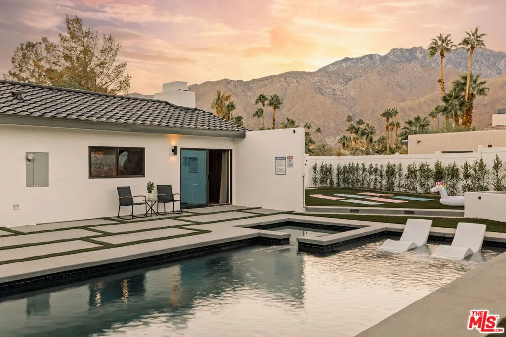 1170 E El Conquistador, Palm Springs, California 92262 home-pic-31
