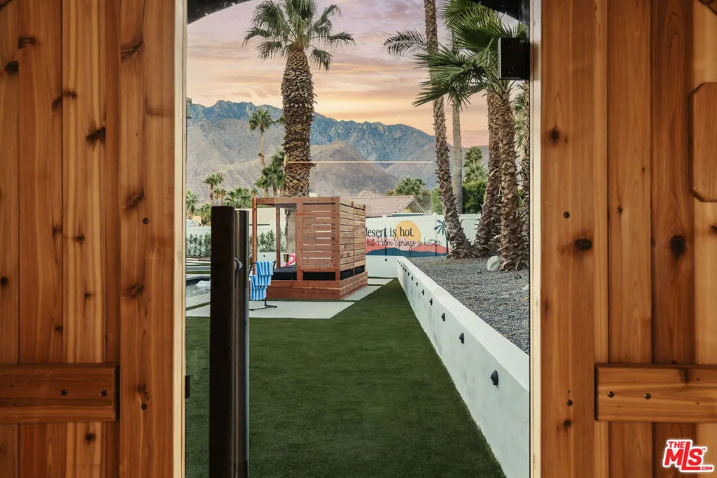 1170 E El Conquistador, Palm Springs, California 92262 home-pic-50