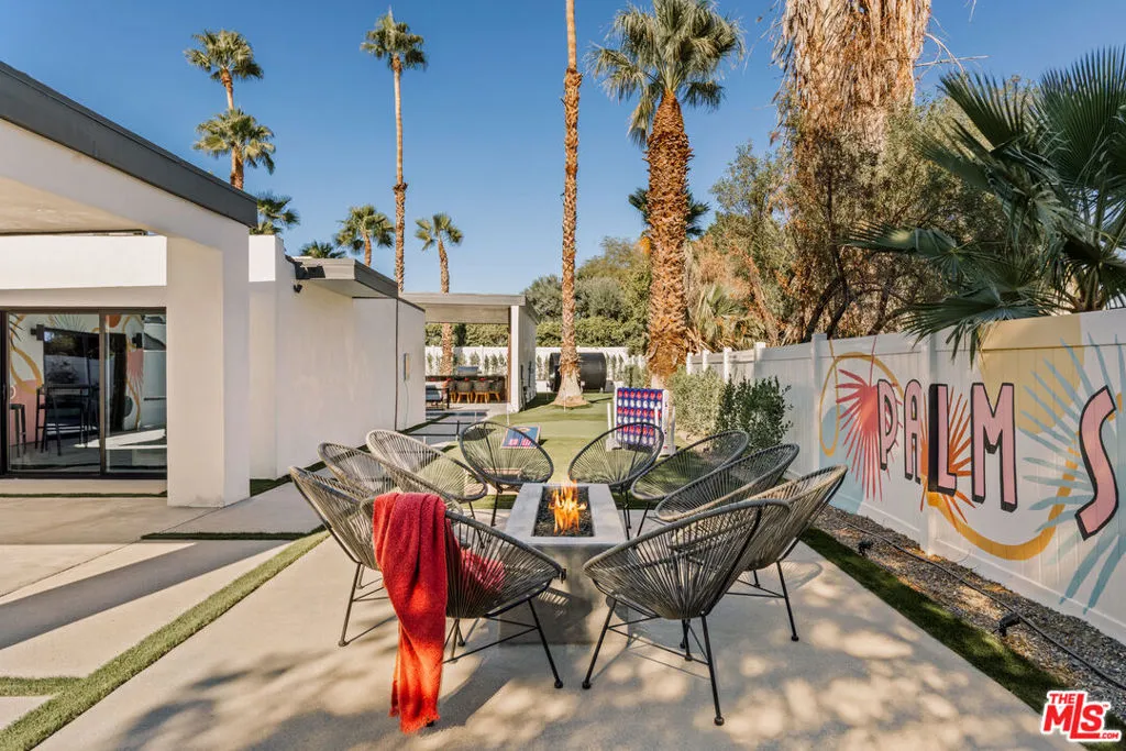 1170 E El Conquistador, Palm Springs, California 92262 home-pic-46