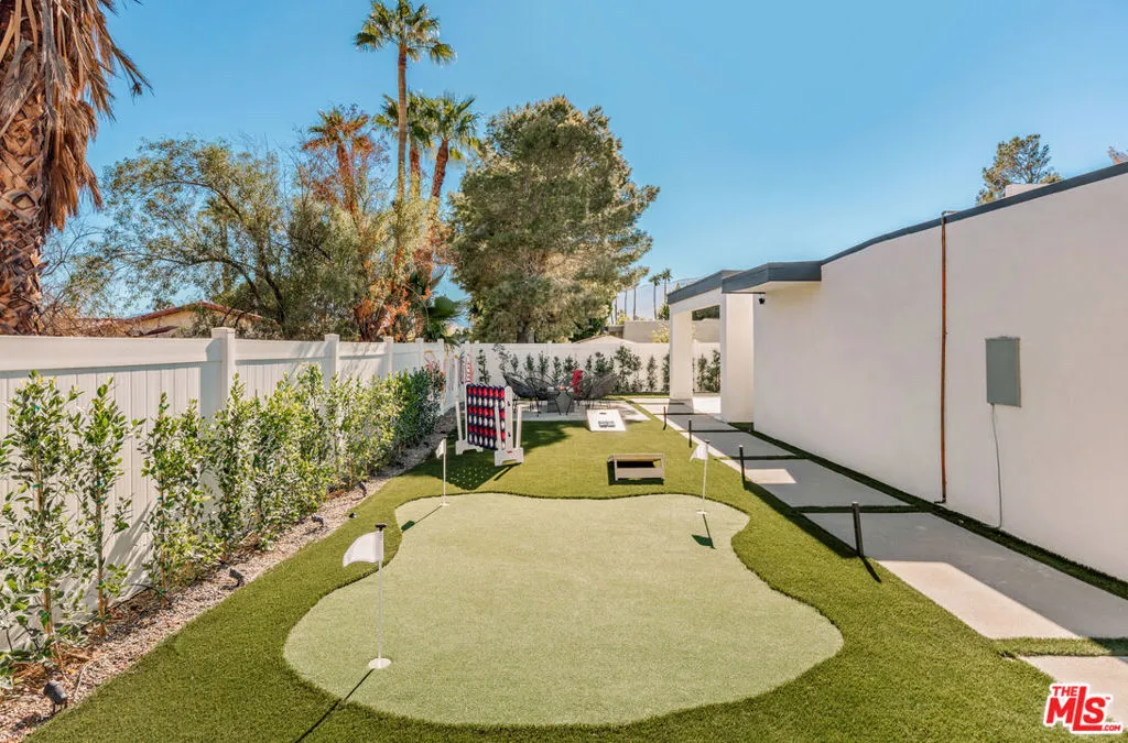 1170 E El Conquistador, Palm Springs, California 92262 home-pic-44