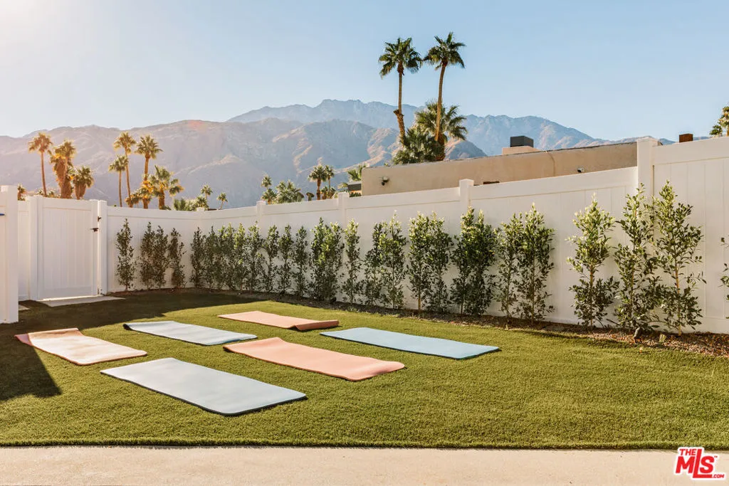 1170 E El Conquistador, Palm Springs, California 92262 home-pic-41
