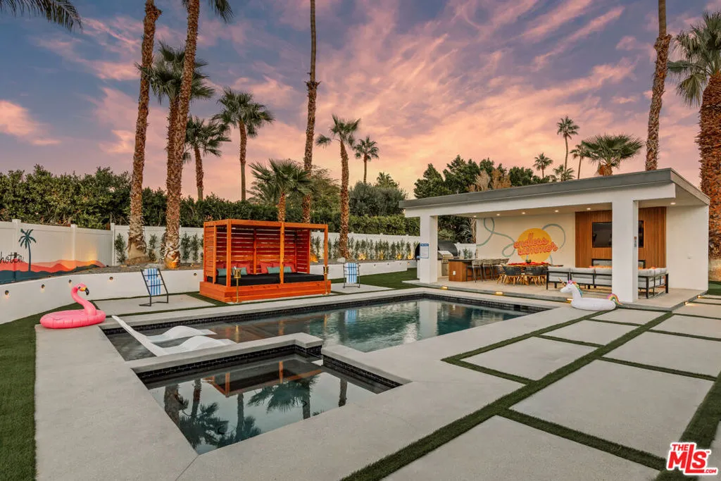 1170 E El Conquistador, Palm Springs, California 92262 home-pic-2