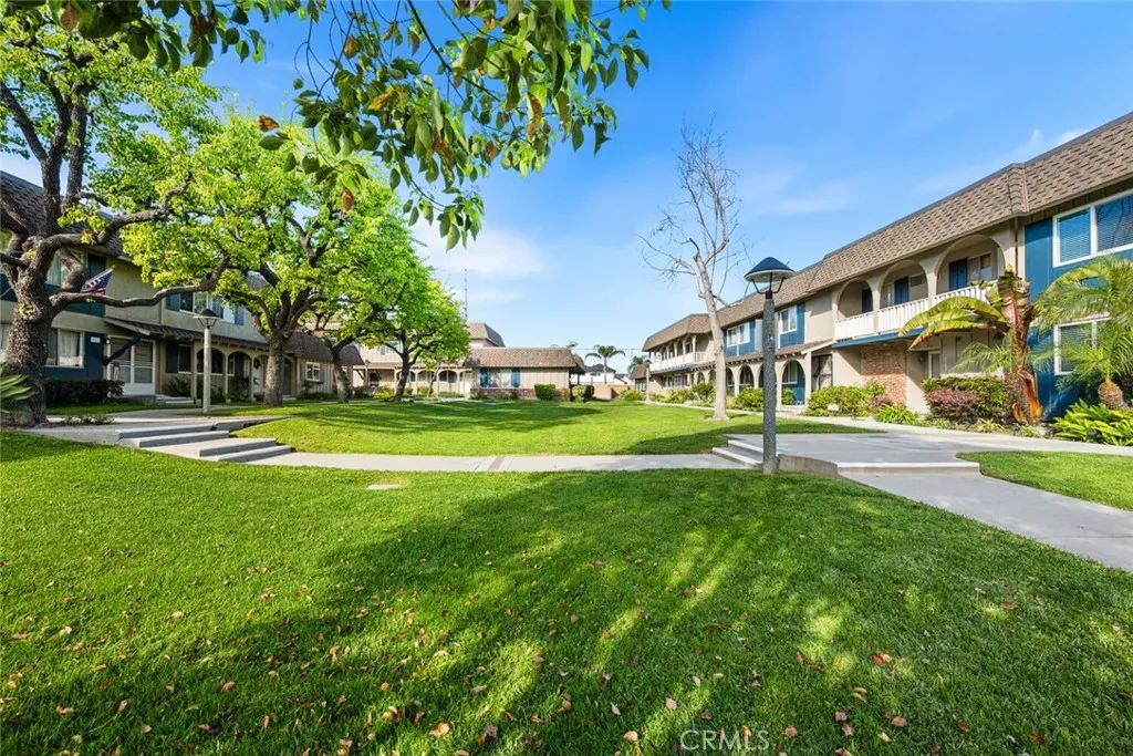 4385 Larwin, Cypress, California 90630 home-pic-1