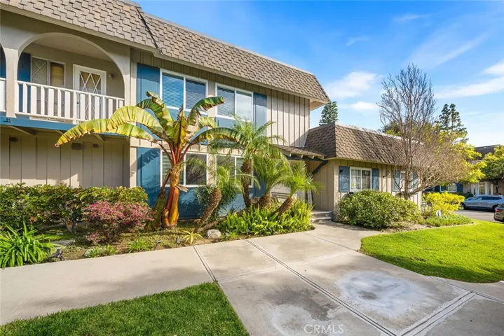 4385 Larwin, Cypress, California 90630