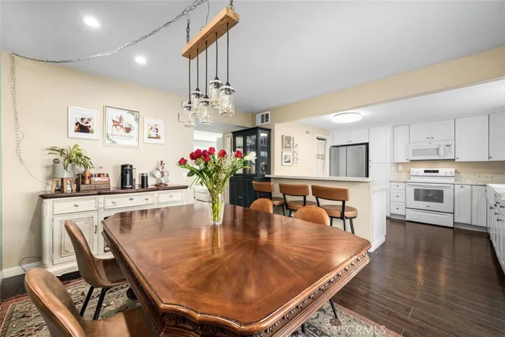 4385 Larwin, Cypress, California 90630