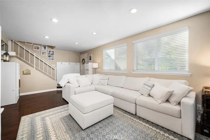 4385 Larwin, Cypress, California 90630