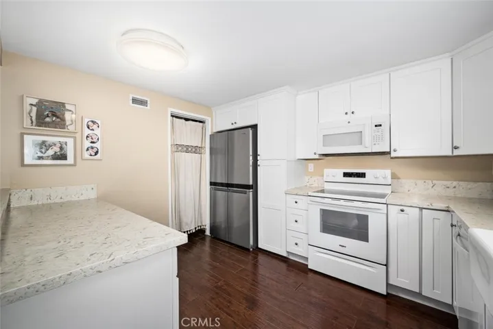 4385 Larwin, Cypress, California 90630