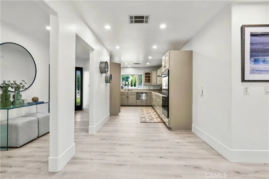 18672 Spaulding, Santa Ana, California 92705 home-pic-16