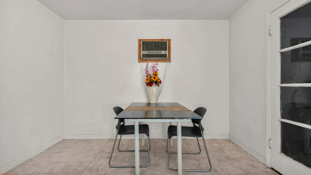 4267 E Sunny Dunes Road, Palm Springs, California 92264 home-pic-3