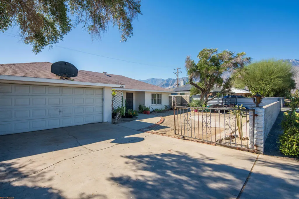 4267 E Sunny Dunes Road, Palm Springs, California 92264 home-pic-1