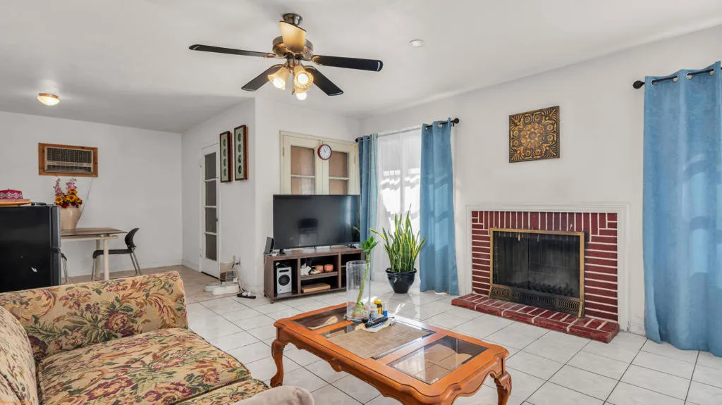 4267 E Sunny Dunes Road, Palm Springs, California 92264 home-pic-8