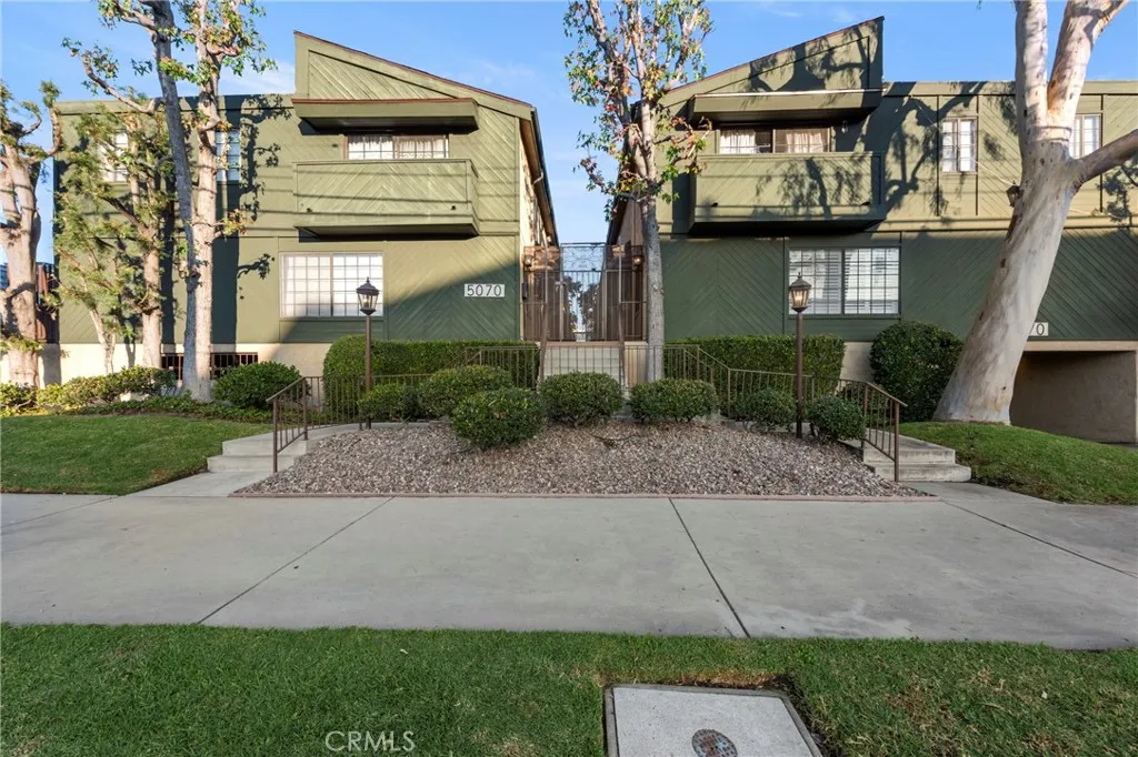 5070 Kester Avenue 12, Sherman Oaks, California 91403 home-pic-1