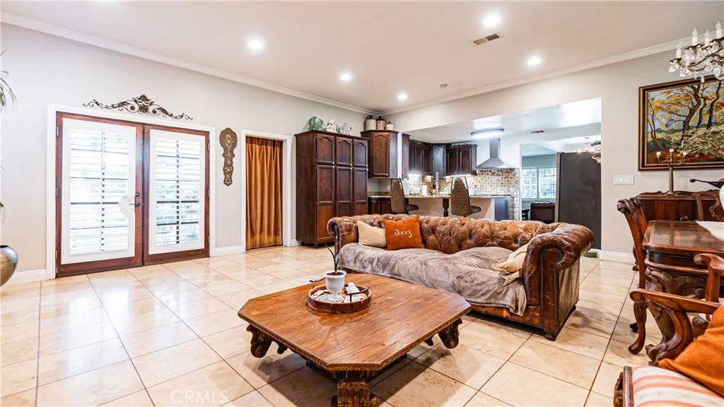 7503 Aqueduct Ave, Van Nuys, California 91406 home-pic-20