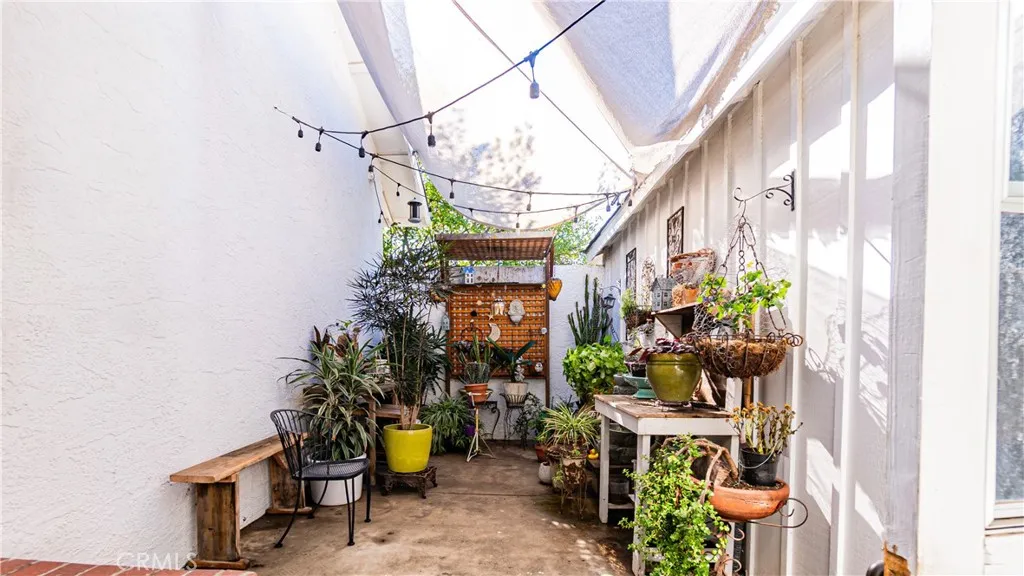 7503 Aqueduct Ave, Van Nuys, California 91406 home-pic-25