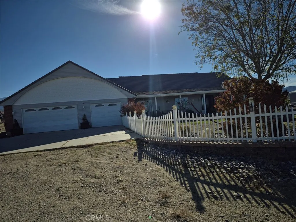 9968 Silver Rock Road, Pinon Hills, California 92372 home-pic-1