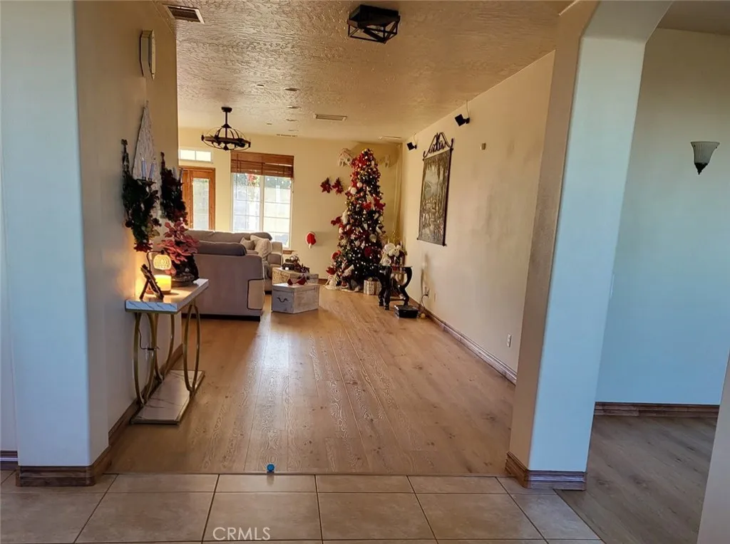9968 Silver Rock Road, Pinon Hills, California 92372 home-pic-7