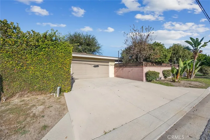 The oversized two car garage and driveway at 10357 Lesterford Avenue