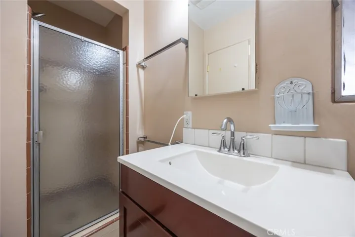 Another view of the bathroom at 10357 Lesterford Avenue