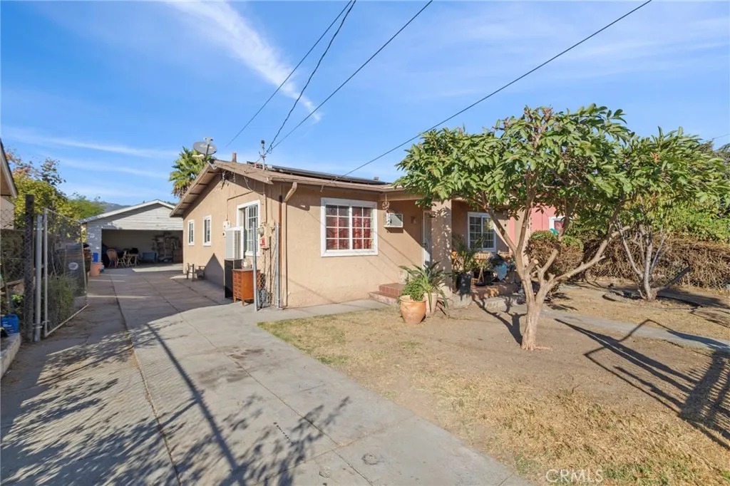 994 W 15th, San Bernardino, California 92411 home-pic-1