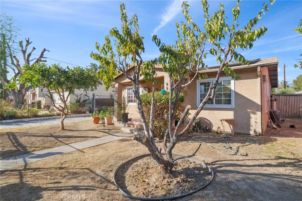 994 W 15th, San Bernardino, California 92411 home-pic-2