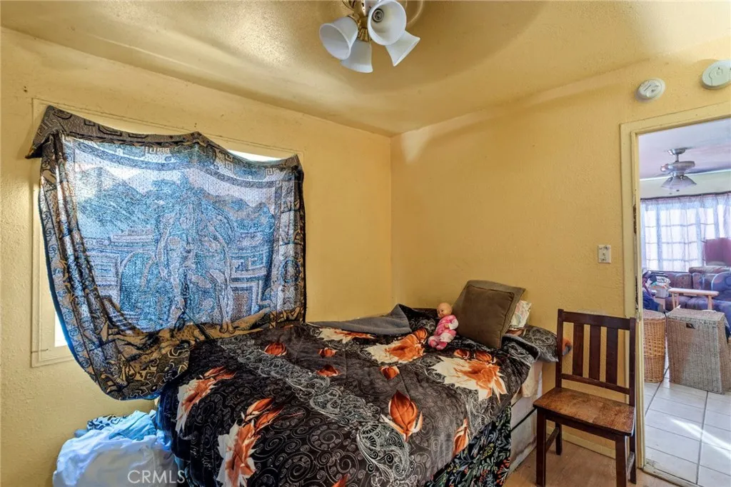 994 W 15th, San Bernardino, California 92411 home-pic-12
